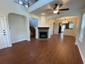 Building Photo - 1806 Crown Dr