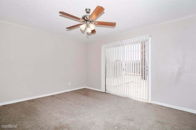 Building Photo - 3 br, 2 bath House - 5610 West Roma Avenue