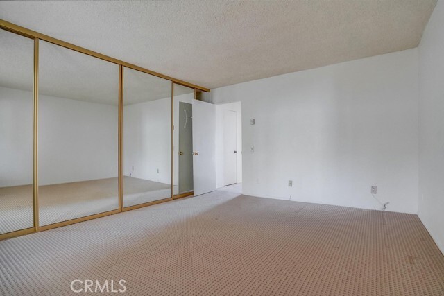Building Photo - 3200 La Rotonda Dr
