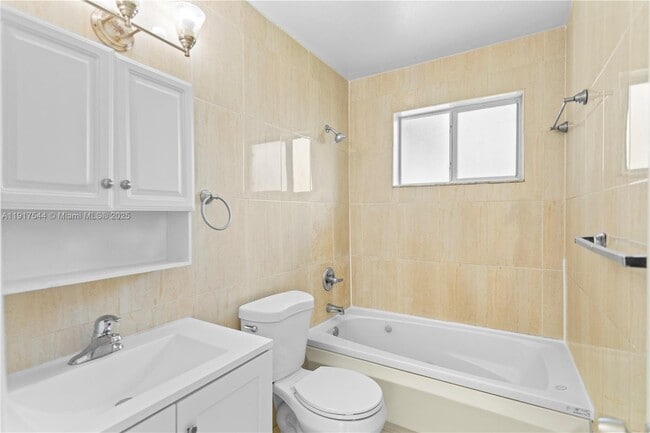 Building Photo - 1831 SW 97th Terrace