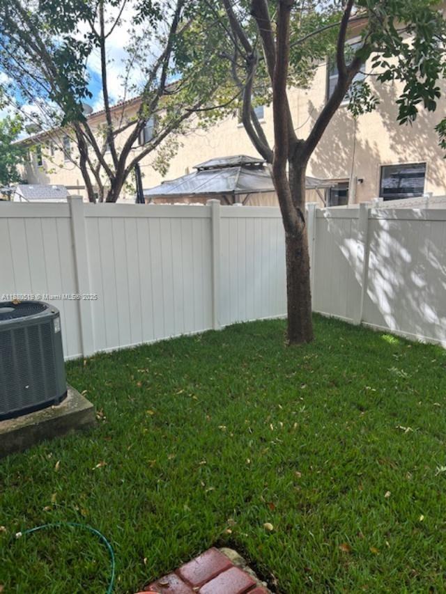 Building Photo - 9262 W 33rd Ln