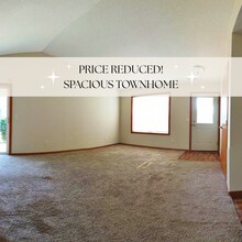 Building Photo - 2 Bedroom Town Home