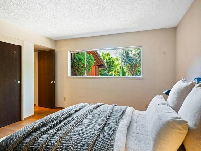 Building Photo - 43236 E Oakside Pl