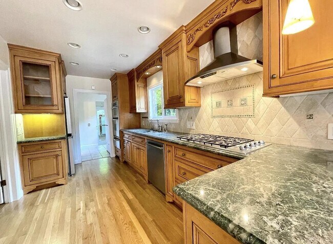 Building Photo - 1127 Clark Way