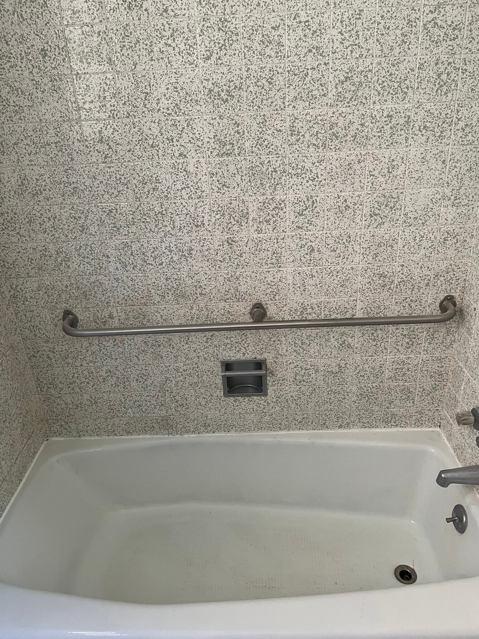 Bath - 3020 Fernbrook Ln