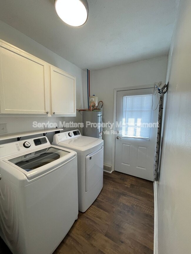 Building Photo - 5057 Pennington Ln