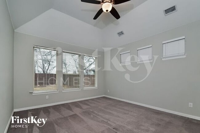 Building Photo - 2815 Willow Ln