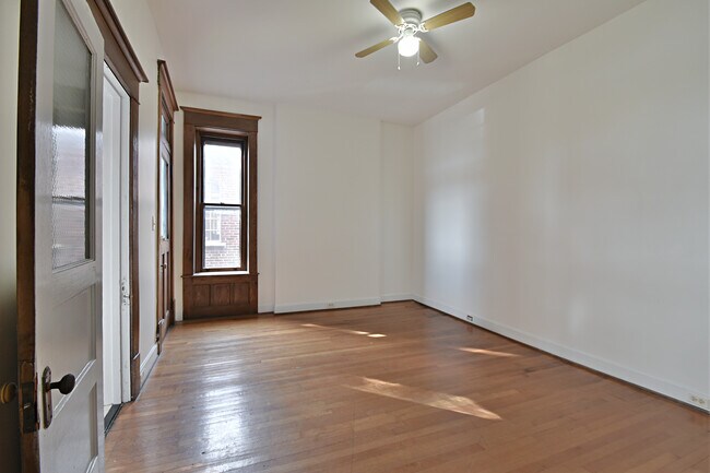 Building Photo - 209 W Fifth Ave