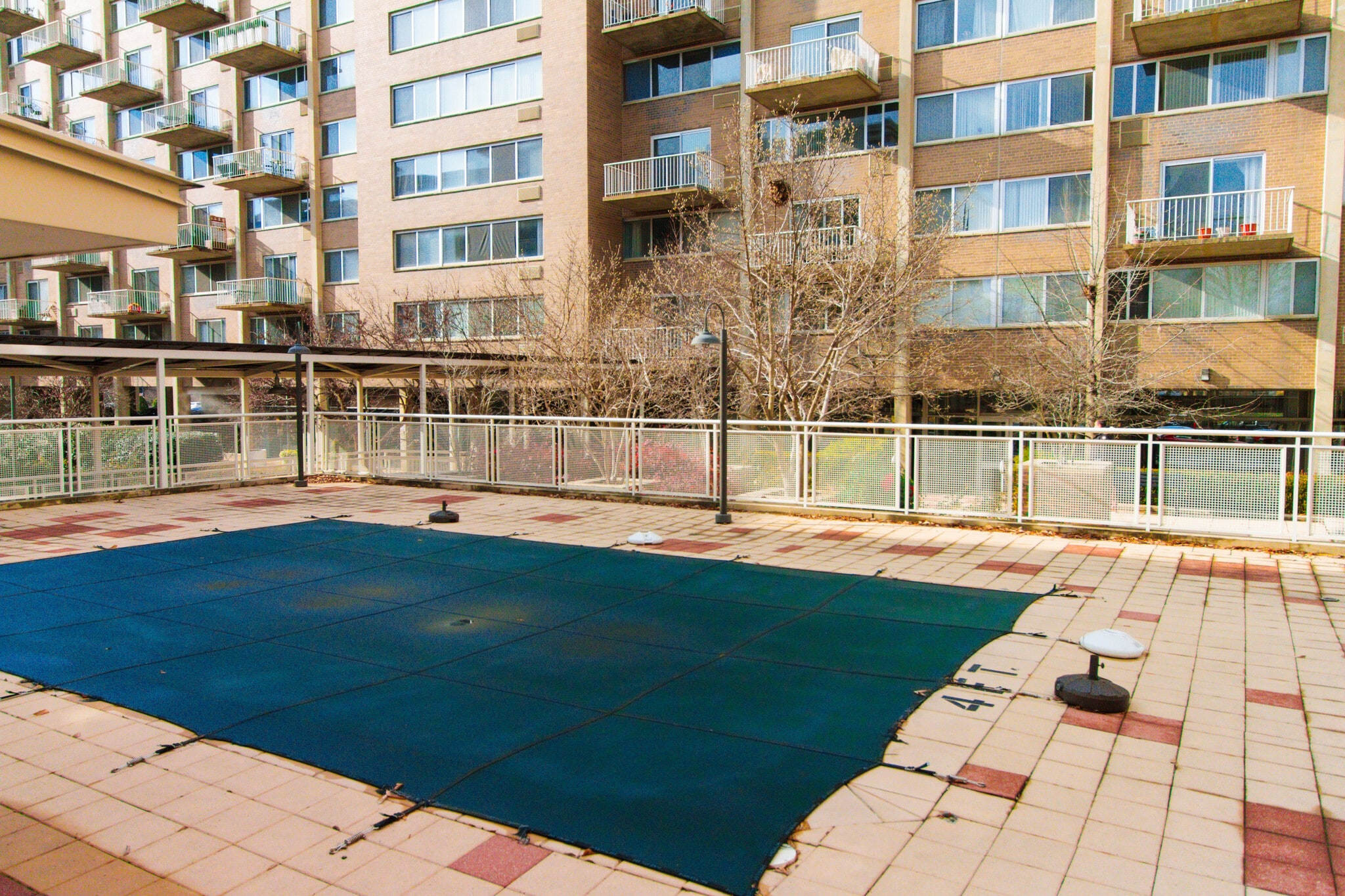 outdoor swimming pool - 800 4th St SW