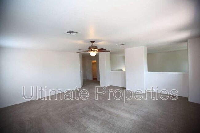 Building Photo - 2215 N 92nd Glen