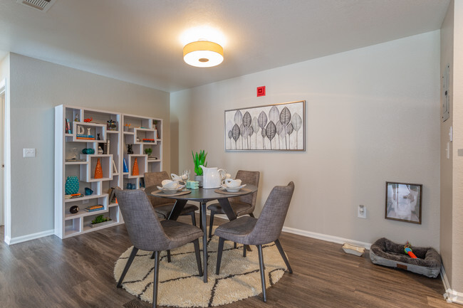 2BR, 1BA - 985 SF - Echo Ridge at North Hills