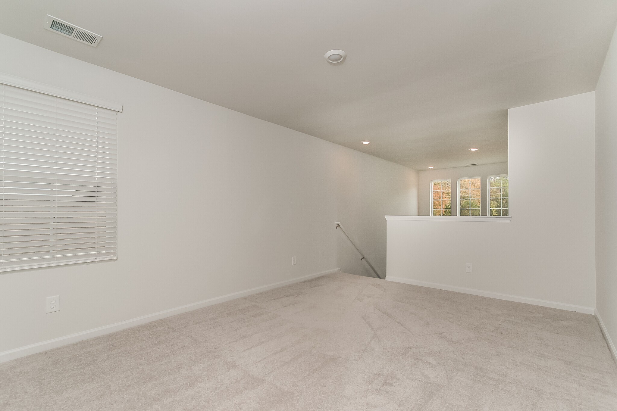 Building Photo - 359 Hidden Cove Dr