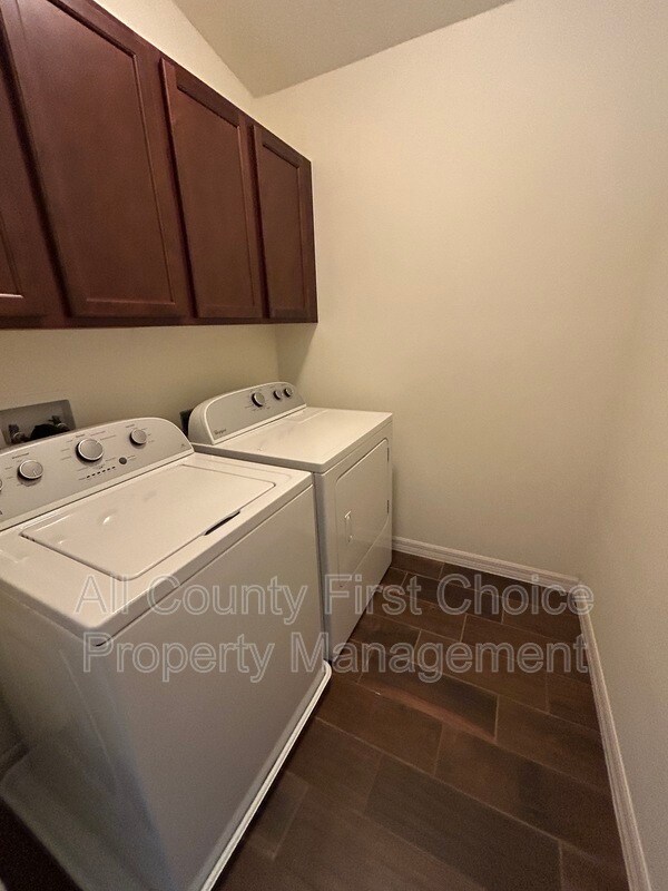 Building Photo - 6830 40th Ln N
