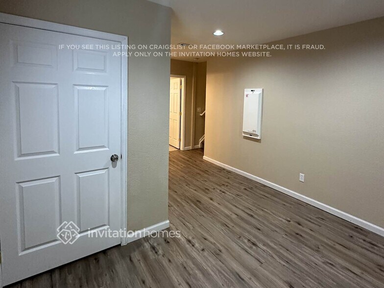 Building Photo - 10671 Cherrybrook Cir