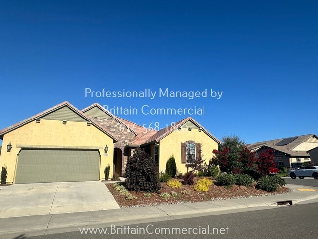 Building Photo - Stunning All Single Story 3 Bedroom, 2.5 B...