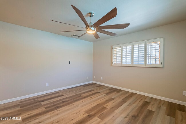 Building Photo - 5802 W Frier Dr