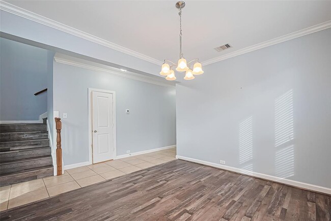 Building Photo - 1730 Macclesby Ln