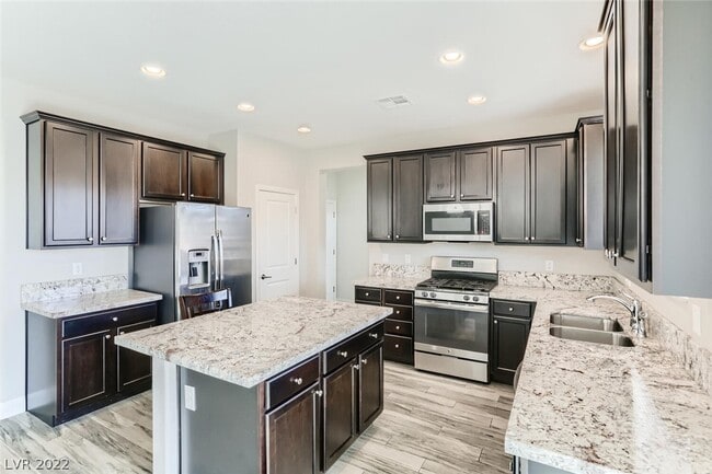 Building Photo - 9601 Abbey Pond Ave