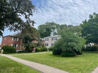 Primary Photo - 22 Lake Shore Ter