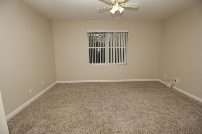 Building Photo - 523 Gardendale Cir SE