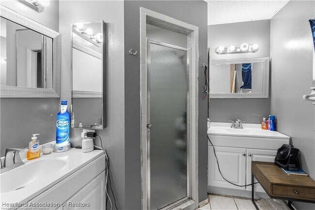 Building Photo - 4320 Thompson Ave