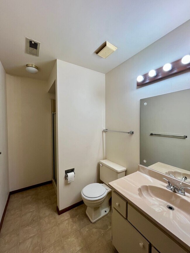 Building Photo - 2 Bed | 2 Bath | Apartment