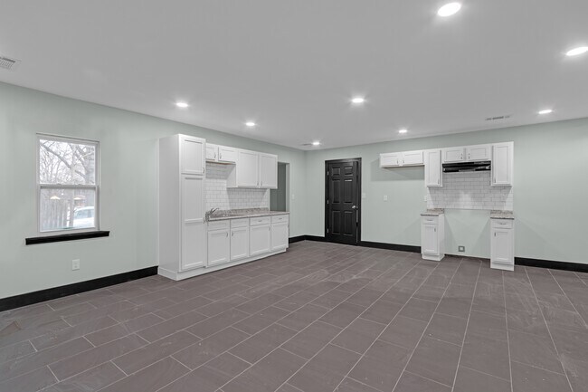 Building Photo - 1697 Baine Ave