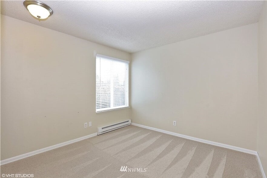 Building Photo - 2503 NE 4th St