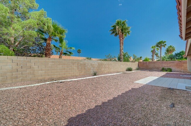 Building Photo - Remodeled Single Story, 4 Bedroom Home in Desert Shores