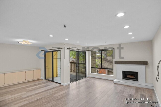 Building Photo - 49 Showers Dr