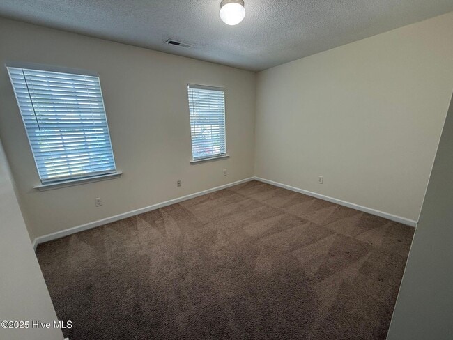 Building Photo - 1009 Ornate Dr