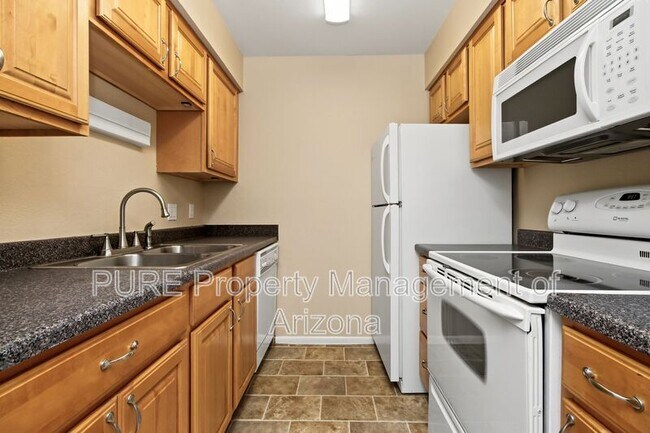 Building Photo - 1224 E Evergreen St