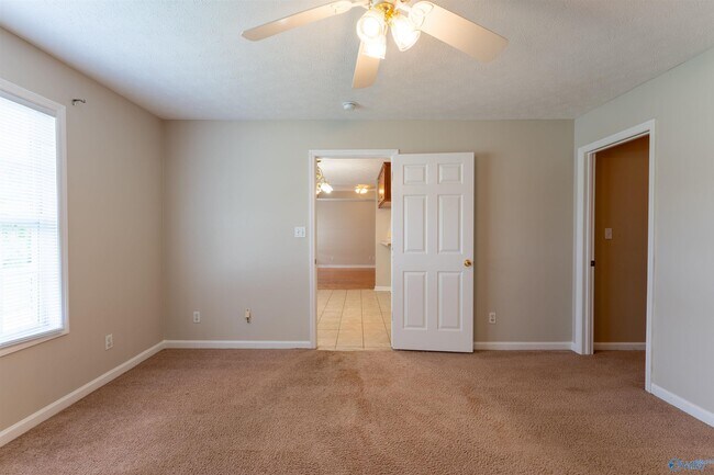 Building Photo - 14542 Sara Beth Dr