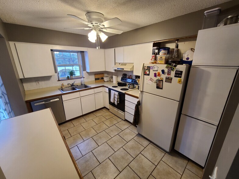 Building Photo - 10649 Sherman Drive