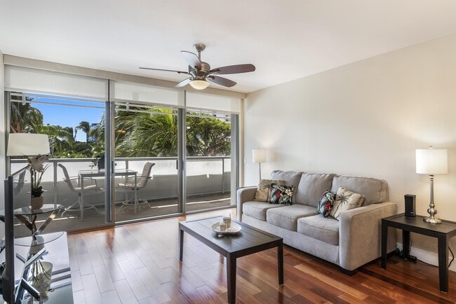 Building Photo - 1551 Ala Wai Blvd