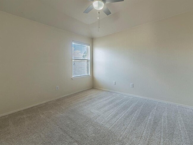 Building Photo - 18705 Falcon Pointe Blvd