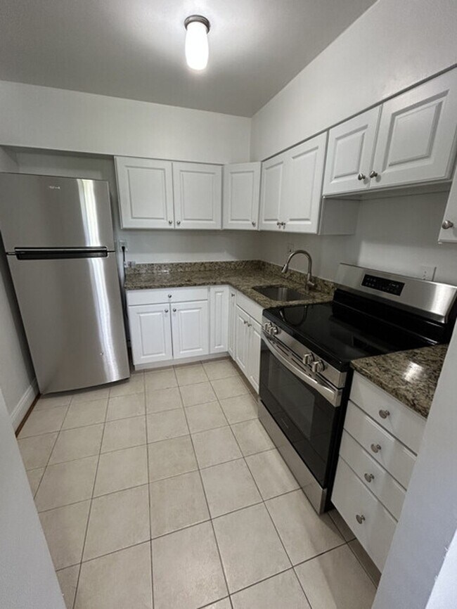 Building Photo - Columbia Pike Apartments