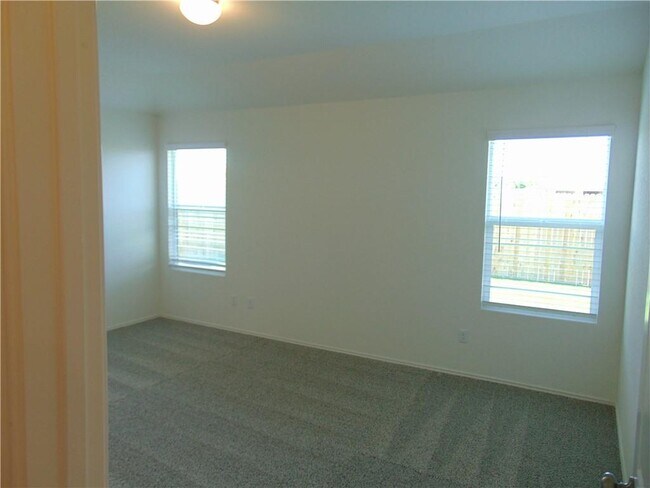 Building Photo - 170 Crystal River Rd
