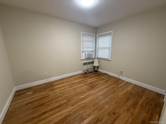 Building Photo - 110 Evergreen Ave