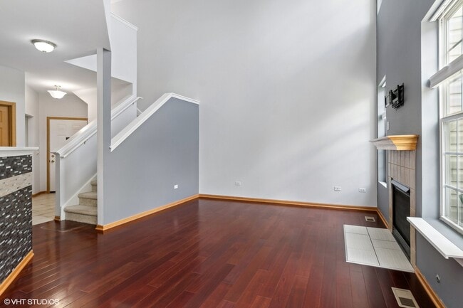 Building Photo - 217 S Alder Creek Dr