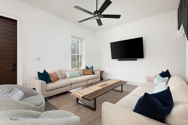 Building Photo - 218 George C Wallace Blvd