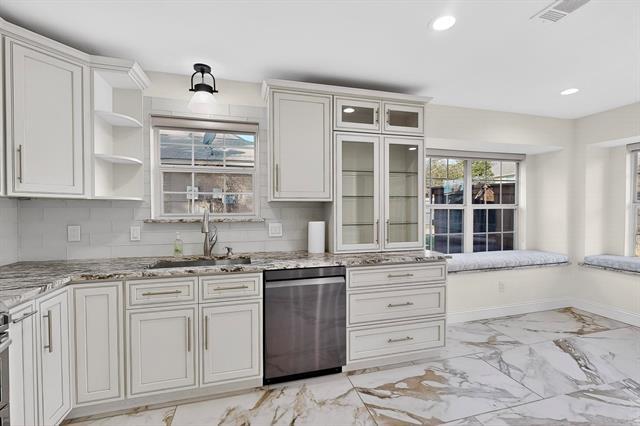 Building Photo - 3233 Santana Ln