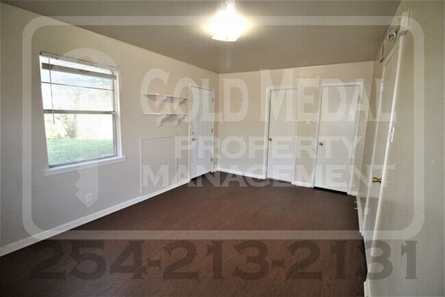 Building Photo - 801 Pecan Cir