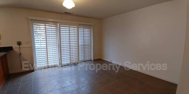 Building Photo - 11458 Coloma Rd