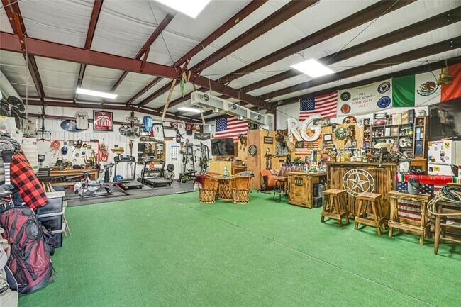 Building Photo - 2302 Hoskins Dr