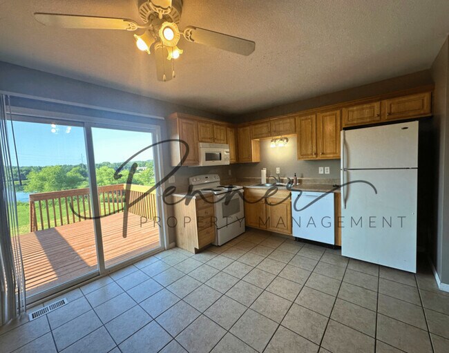 Building Photo - 1017 NW Willow Dr