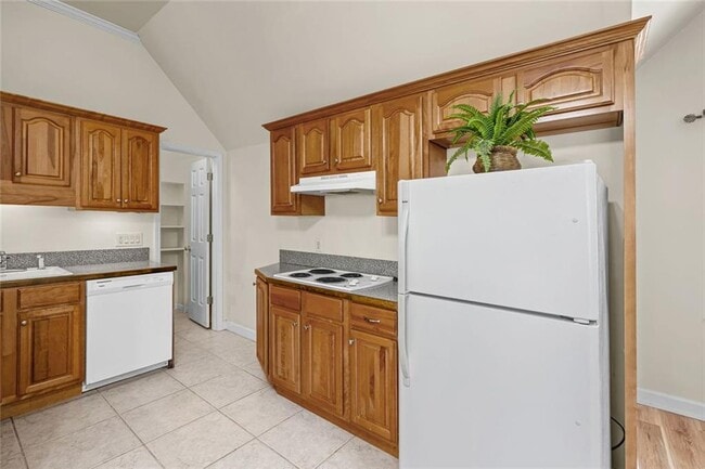 Building Photo - 4640 Chestatee Pointe Rd