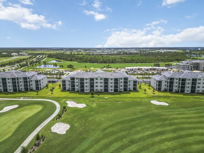 Building Photo - "Fully Furnished 2-Bed, 2-Bath Condo in Wellen Golf!"
