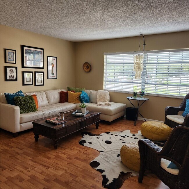 Building Photo - 2424 NE 9th St