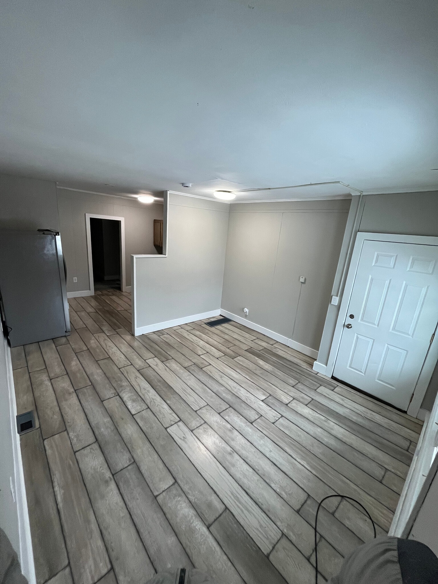 Building Photo - 106 N Main St